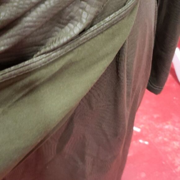 Impressive V Neck Python Foil fleece Knee length Dress Olive Green sz 1x2x3x - Picture 7 of 7